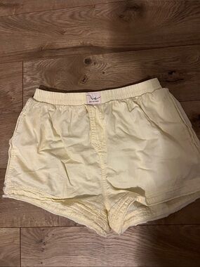 FREE PEOPLE 🤍💛 Light Yellow Women’s  Foldover Shorts Size Medium
